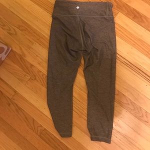 Size 4 cropped Lululemon leggings